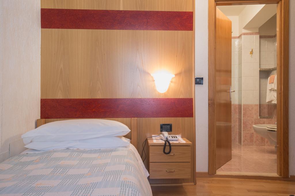 Hotel Centrale Peio Værelse billede