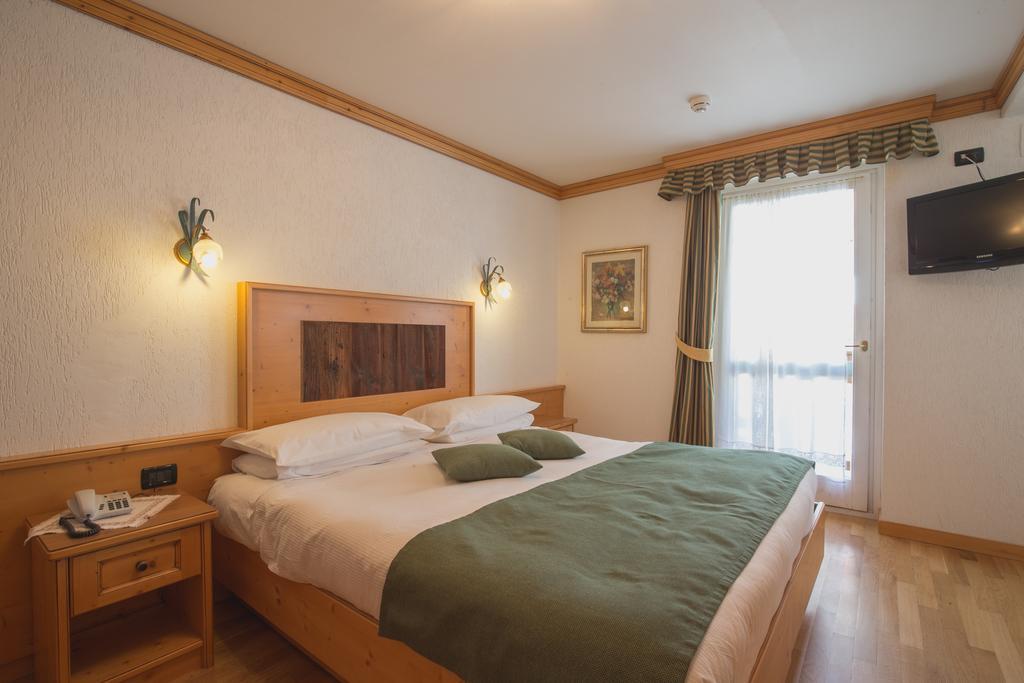 Hotel Centrale Peio Eksteriør billede