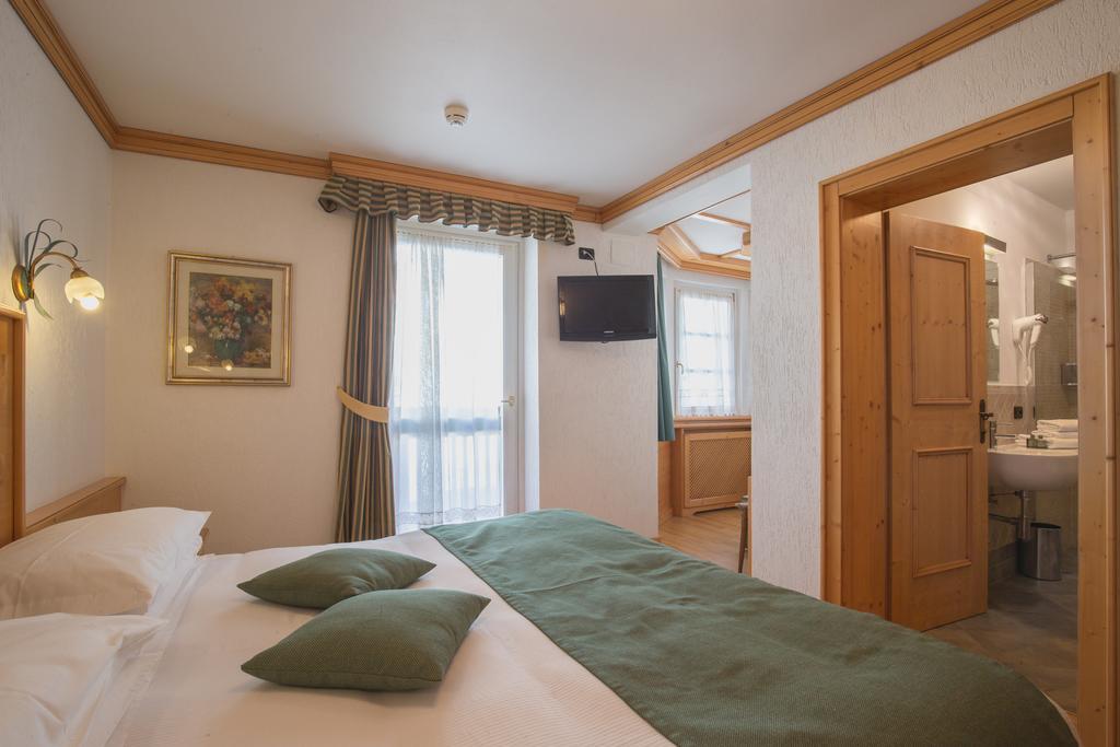 Hotel Centrale Peio Eksteriør billede