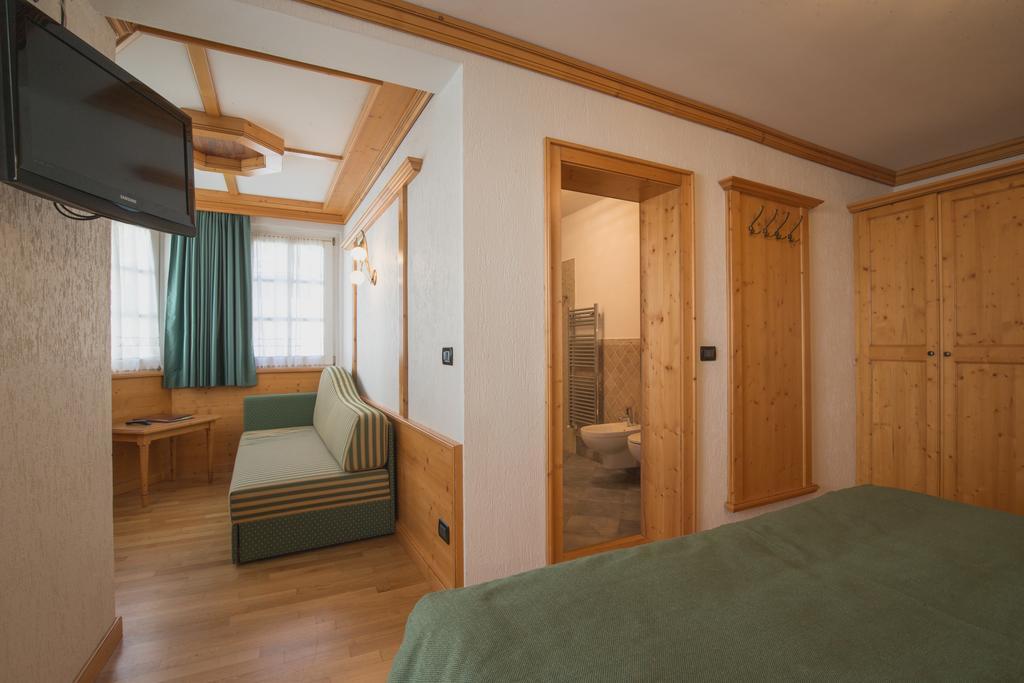 Hotel Centrale Peio Eksteriør billede
