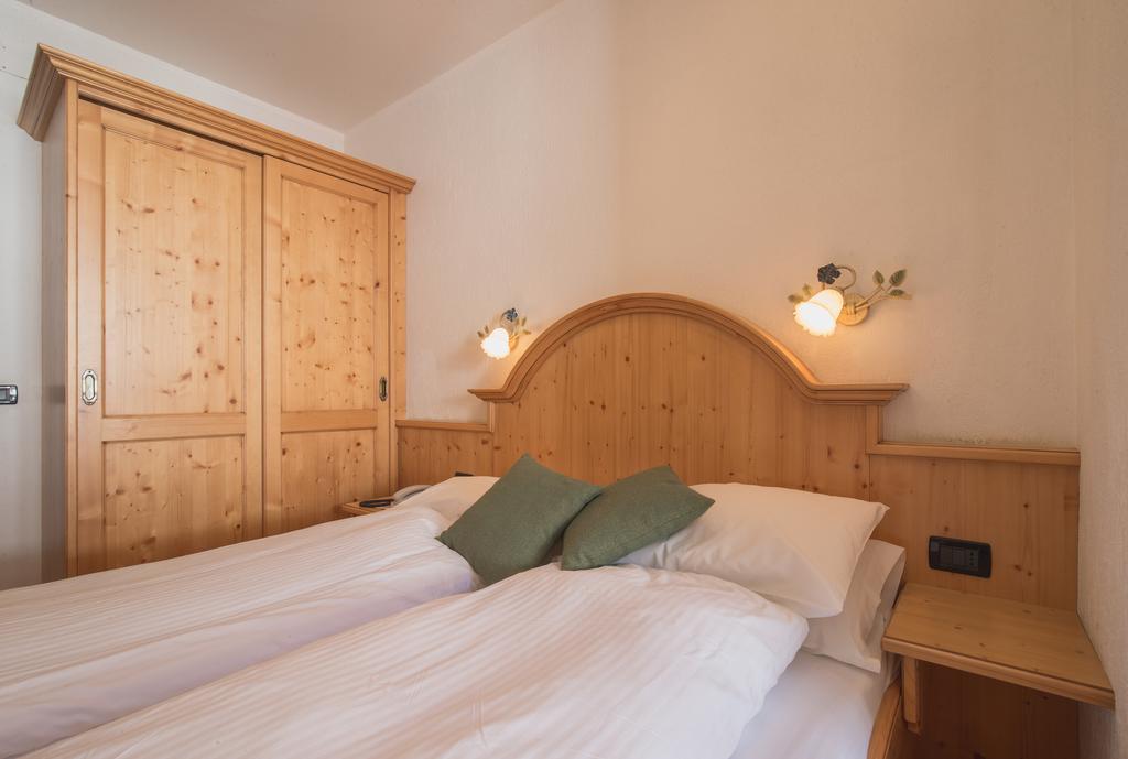 Hotel Centrale Peio Eksteriør billede