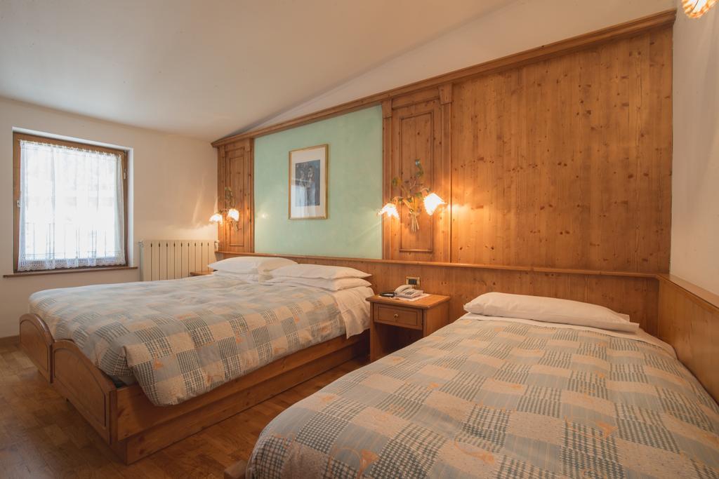Hotel Centrale Peio Eksteriør billede