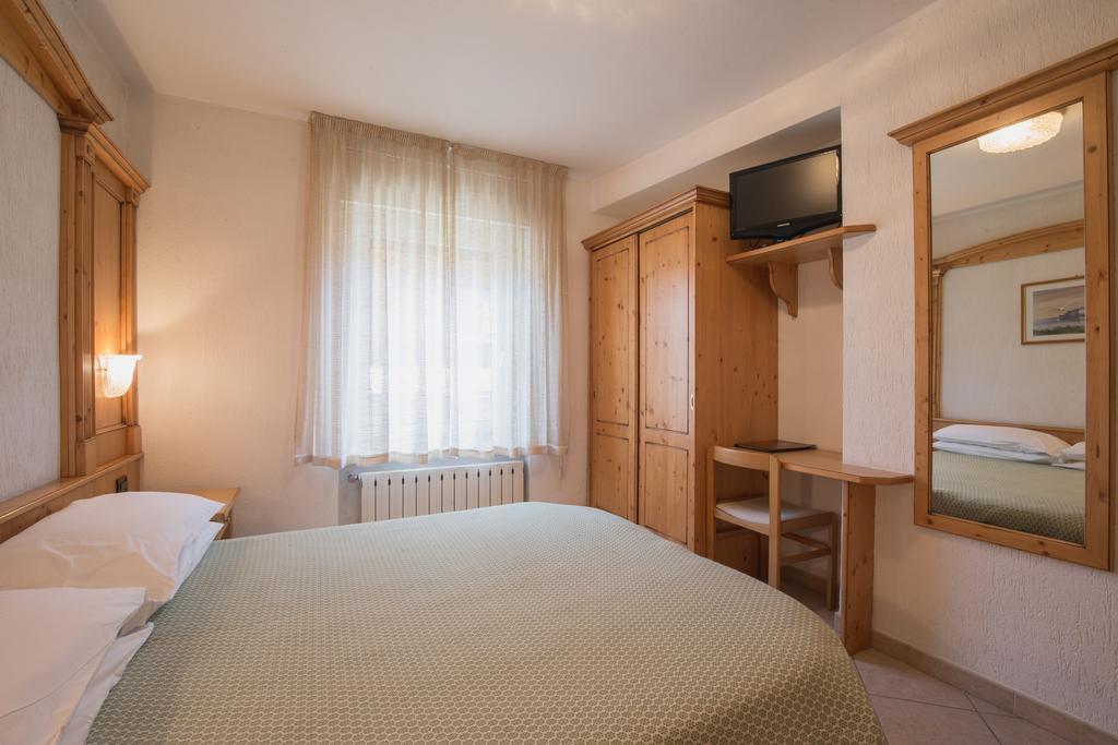 Hotel Centrale Peio Eksteriør billede