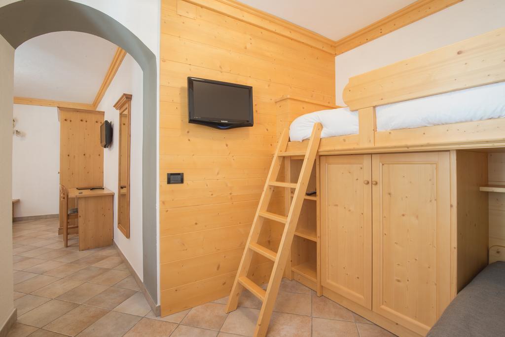 Hotel Centrale Peio Eksteriør billede