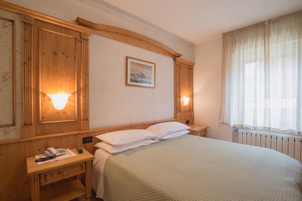 Hotel Centrale Peio Eksteriør billede